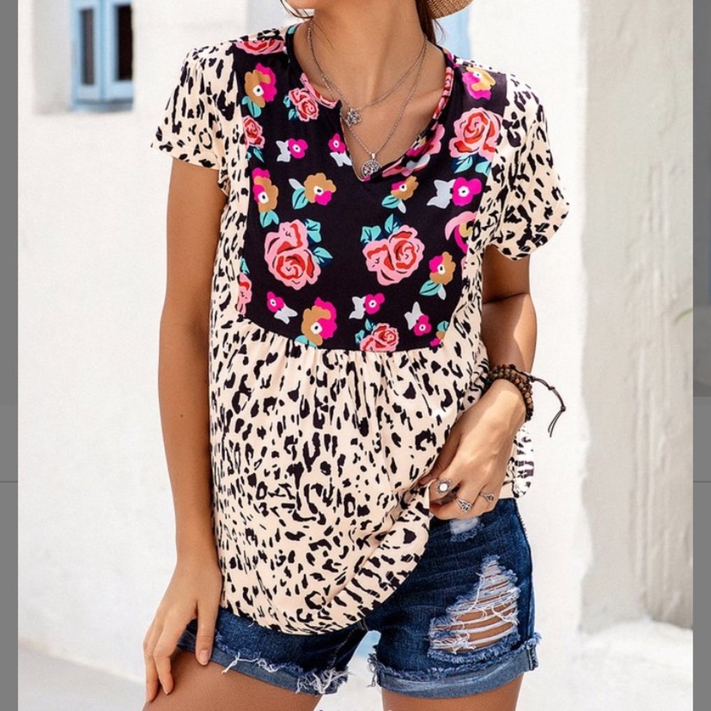 NWT Floral Leopard Notch Neck Swing Top
